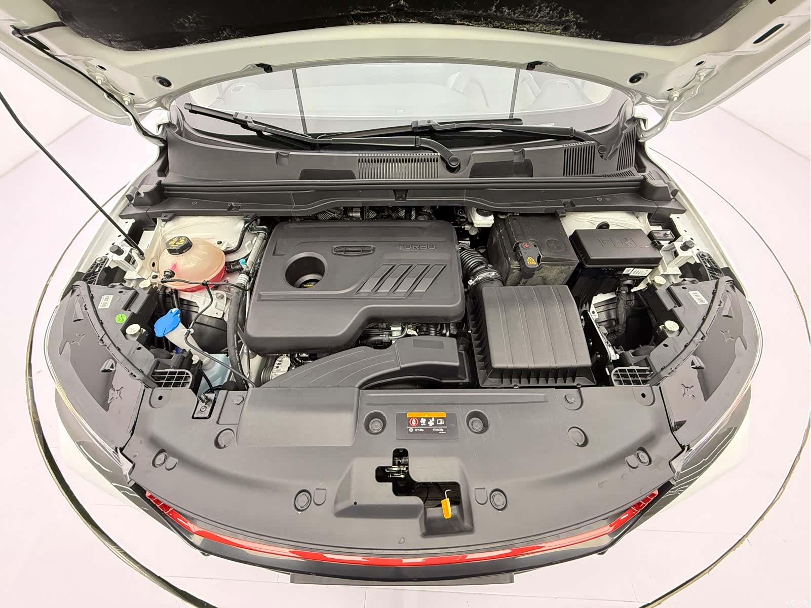Geely Coolray, 2023 8