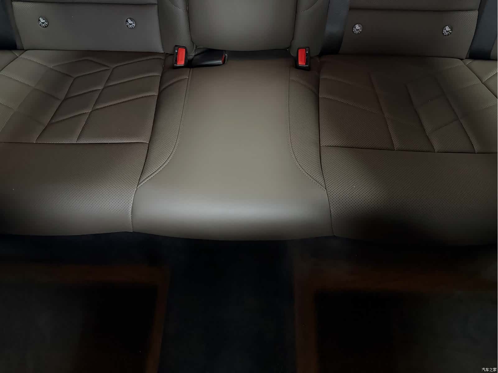 BMW 5 Series, 2025 10