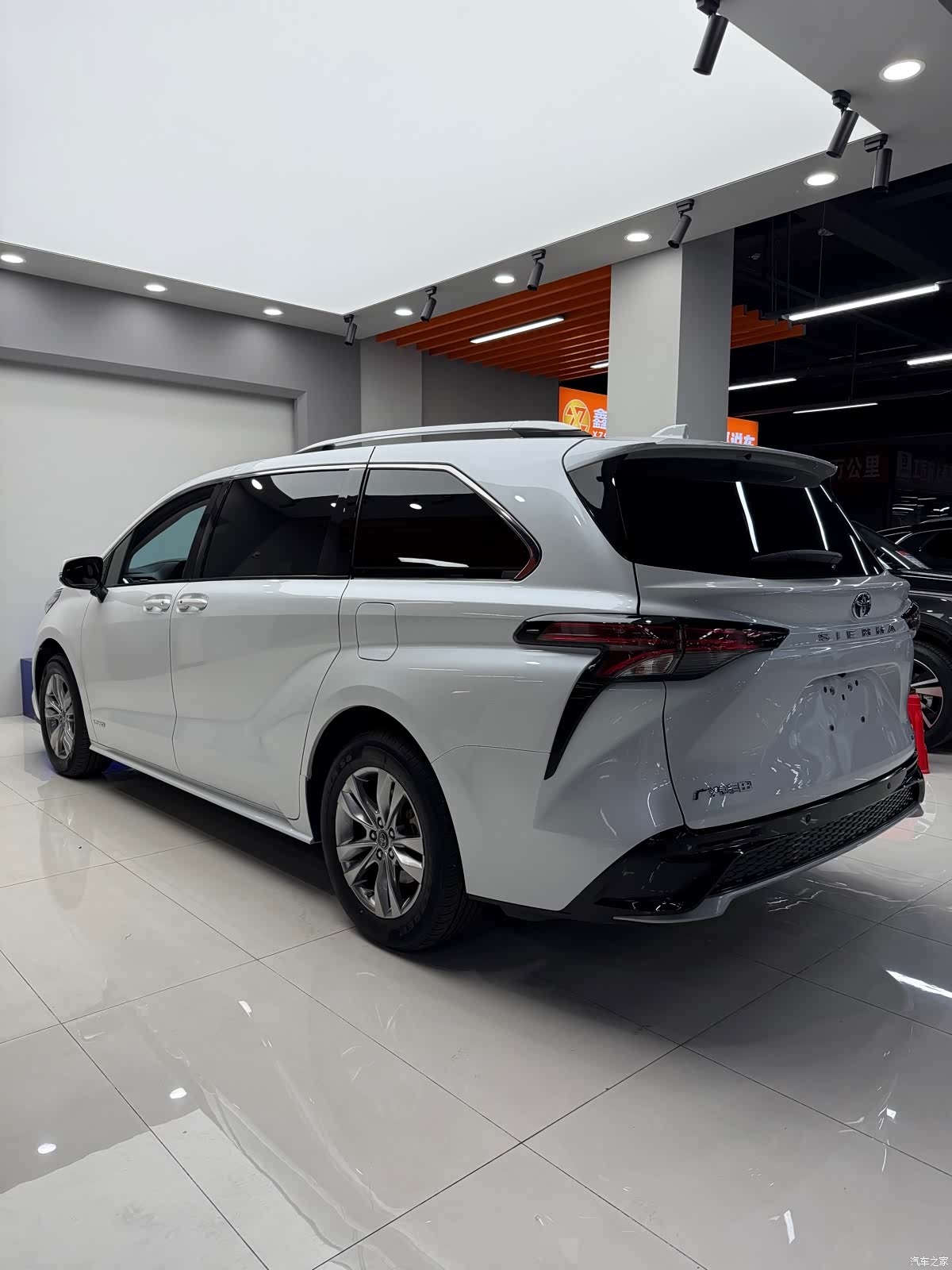 Toyota Sienna, 2023 4