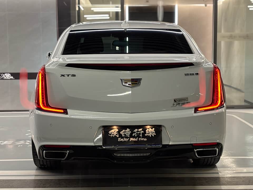 Cadillac XTS