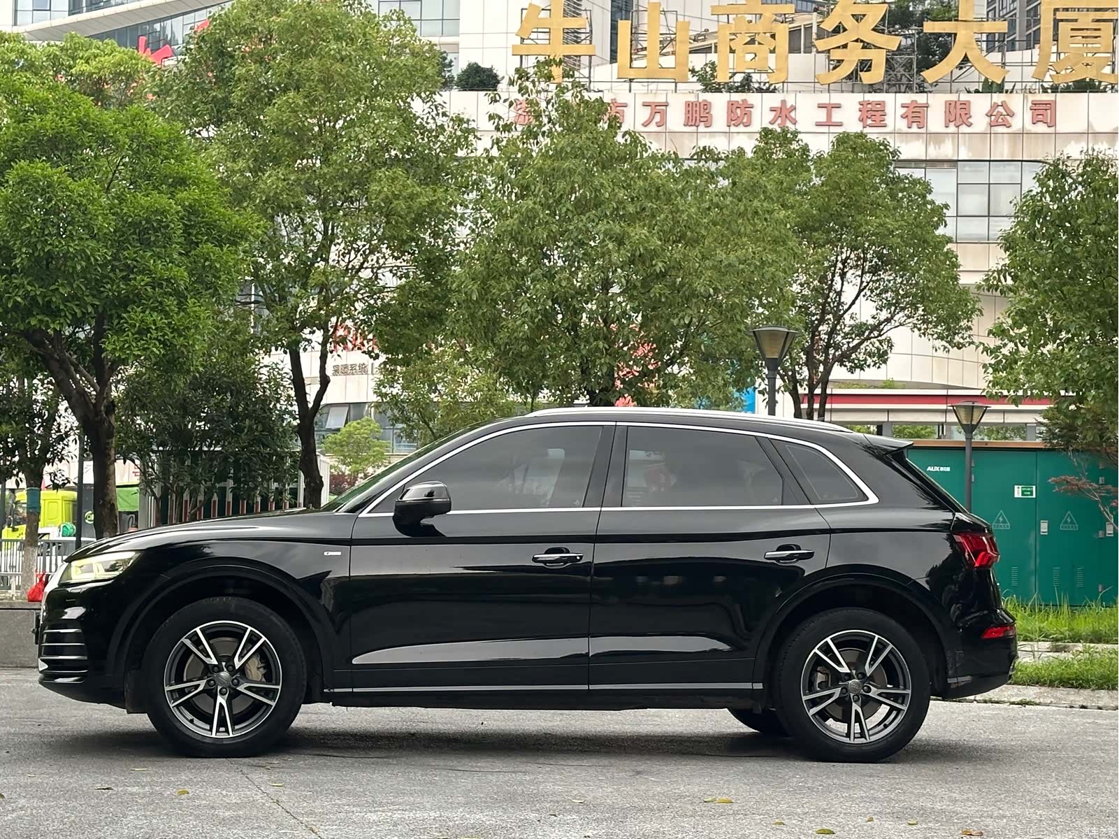 Audi Q5L, 2019 3