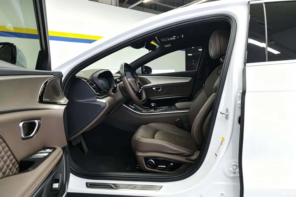 BYD Han, 2023 9