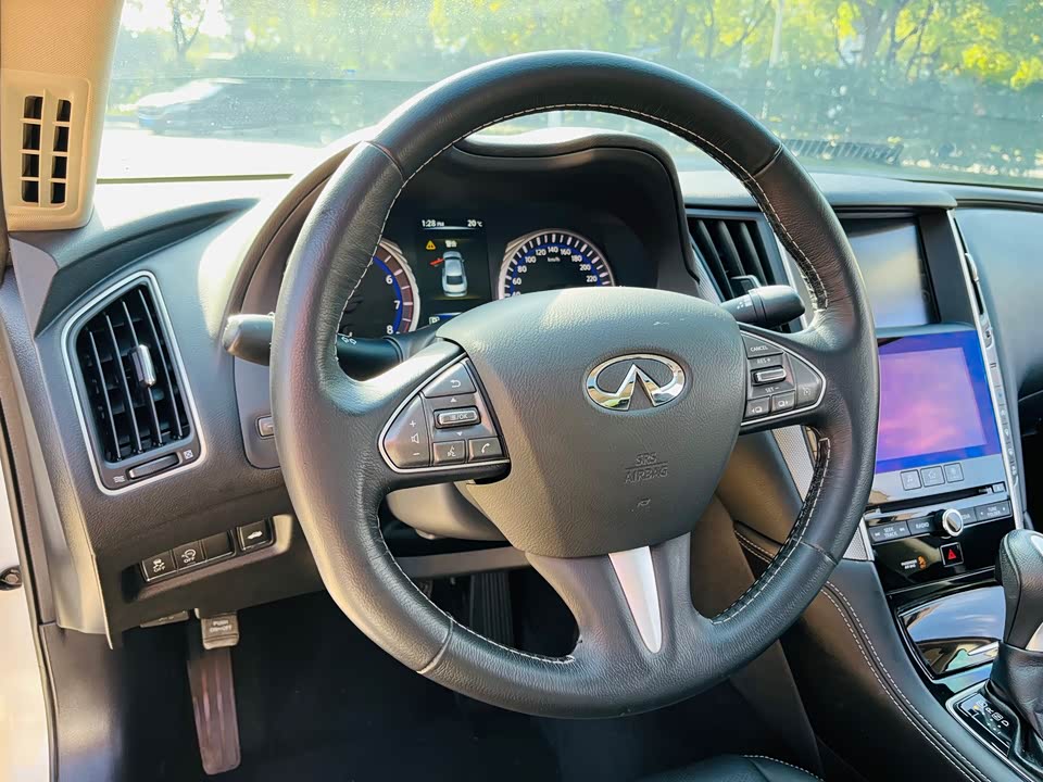 Infiniti Q50L