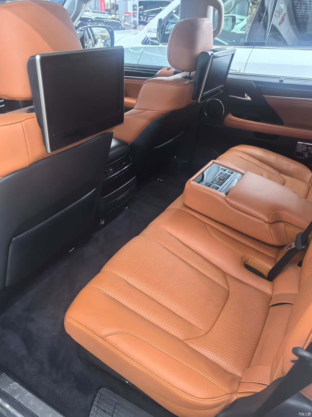 Lexus LX, 2016 4