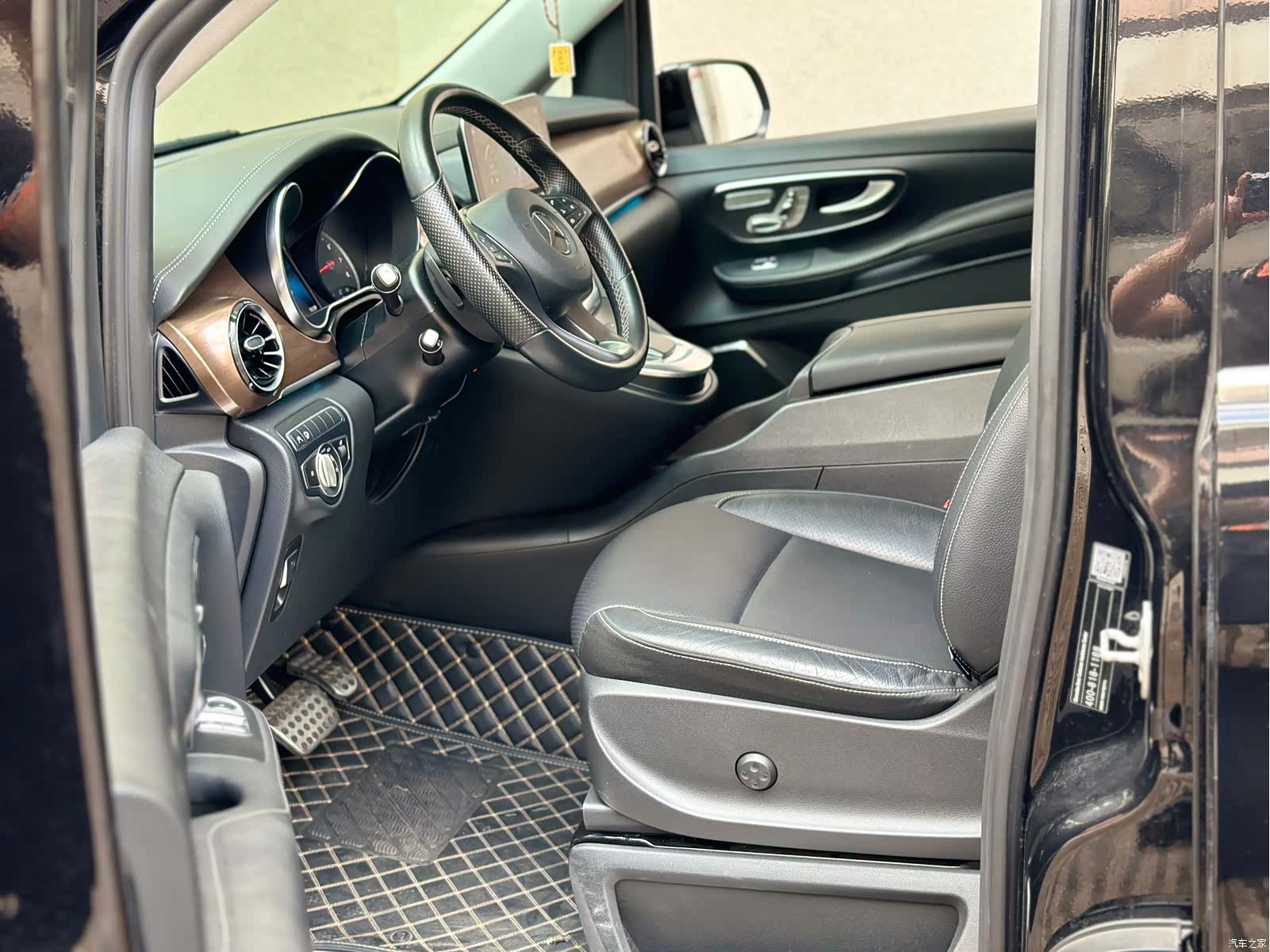 Mercedes-Benz V-Class, 2022 7
