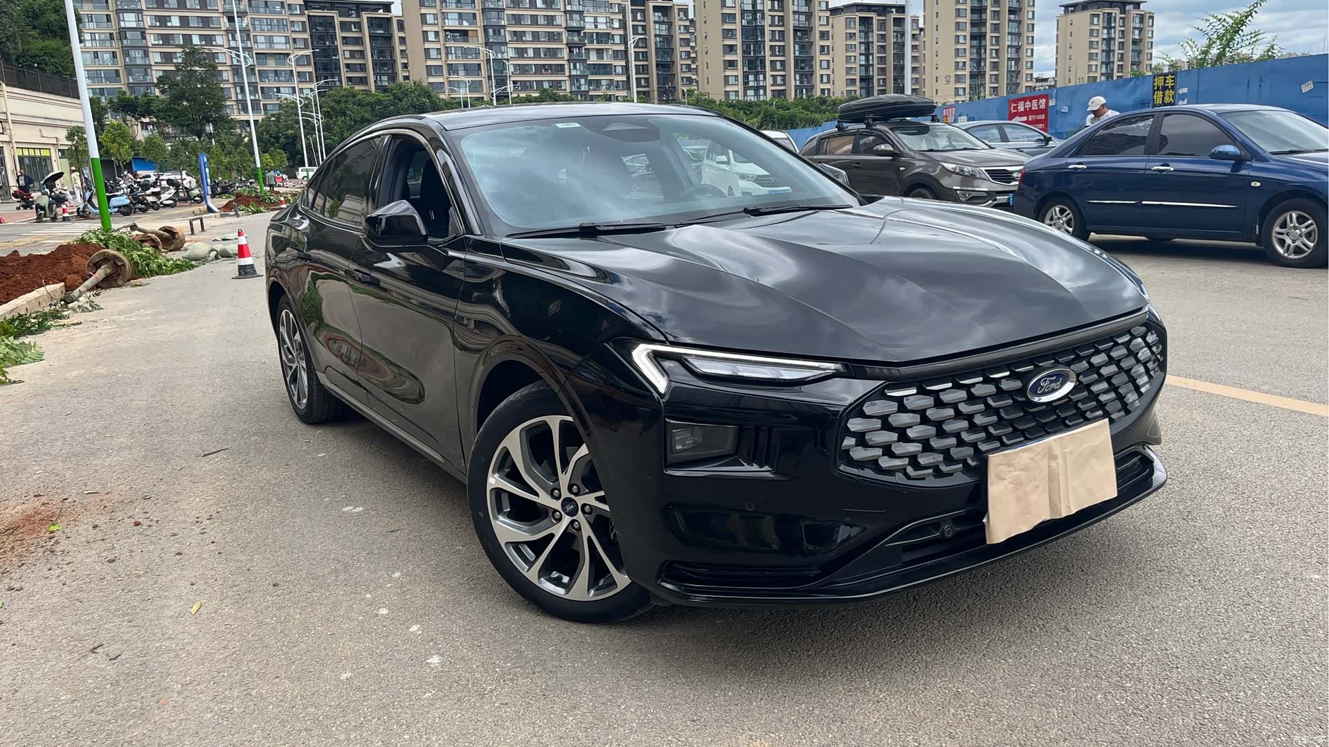 Ford Mondeo, 2022 3