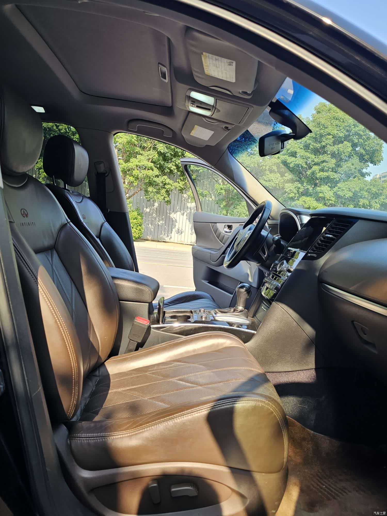 Infiniti FX35, 2012 15