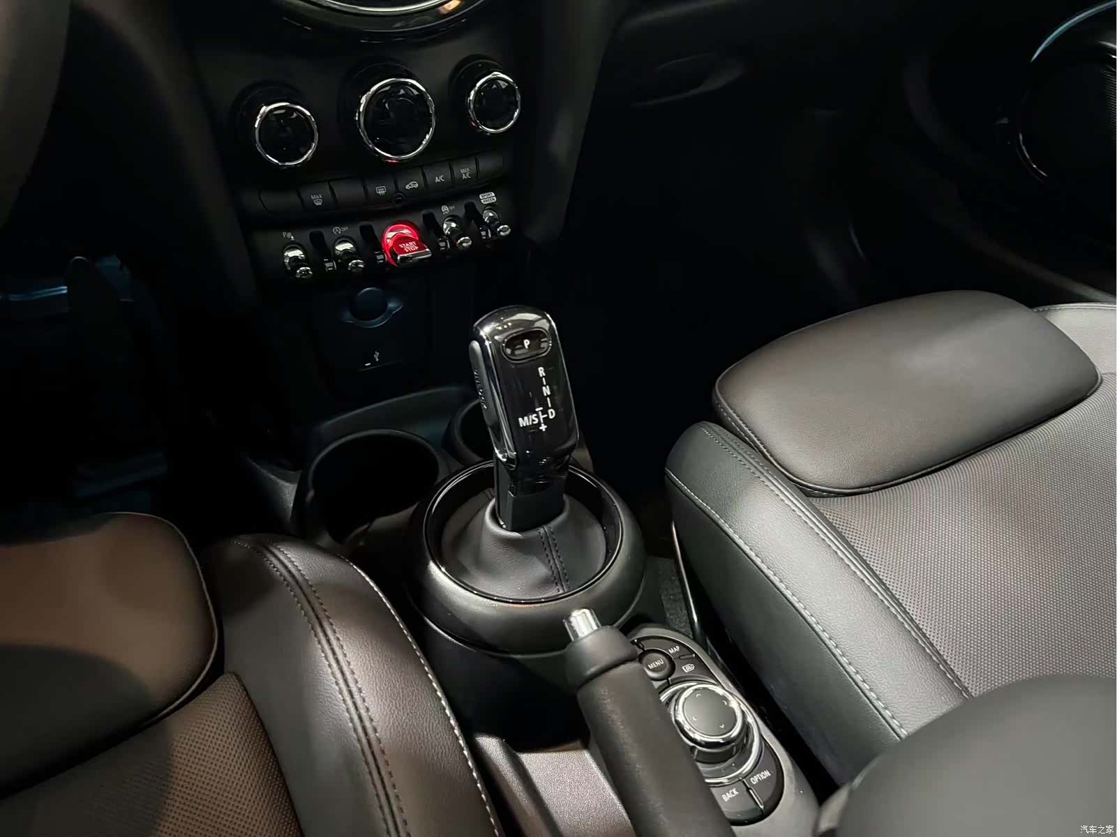 Mini Cooper, 2024 13