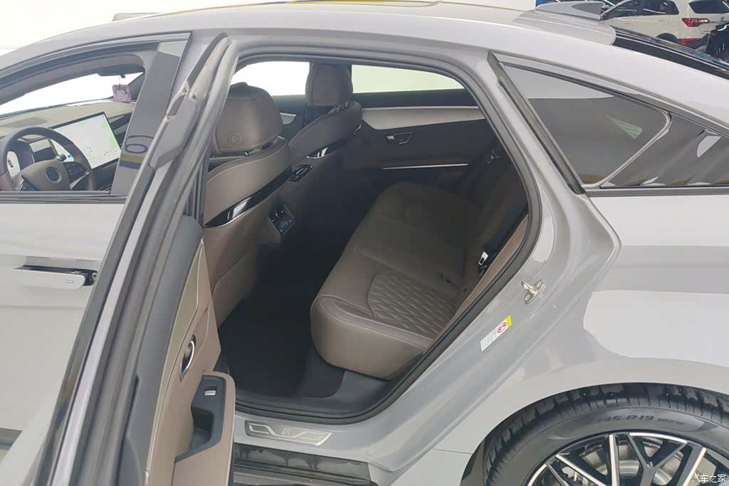 BYD Han, 2025 11