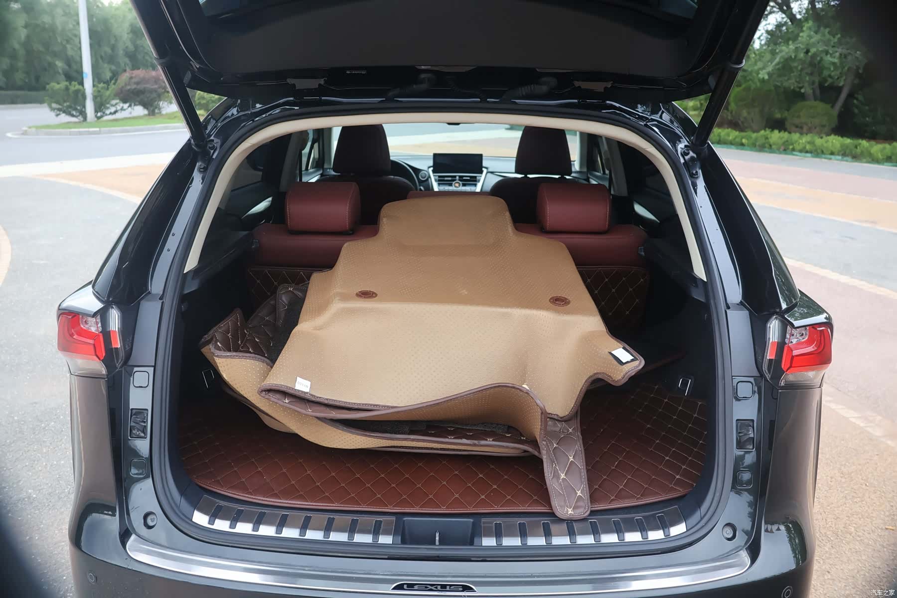 Lexus NX, 2017 11