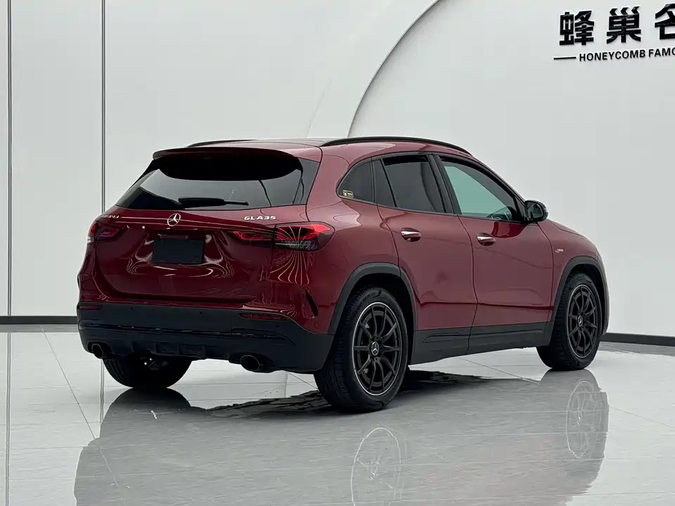 Mercedes-Benz GLA AMG Mercedes-Benz GLA AMG