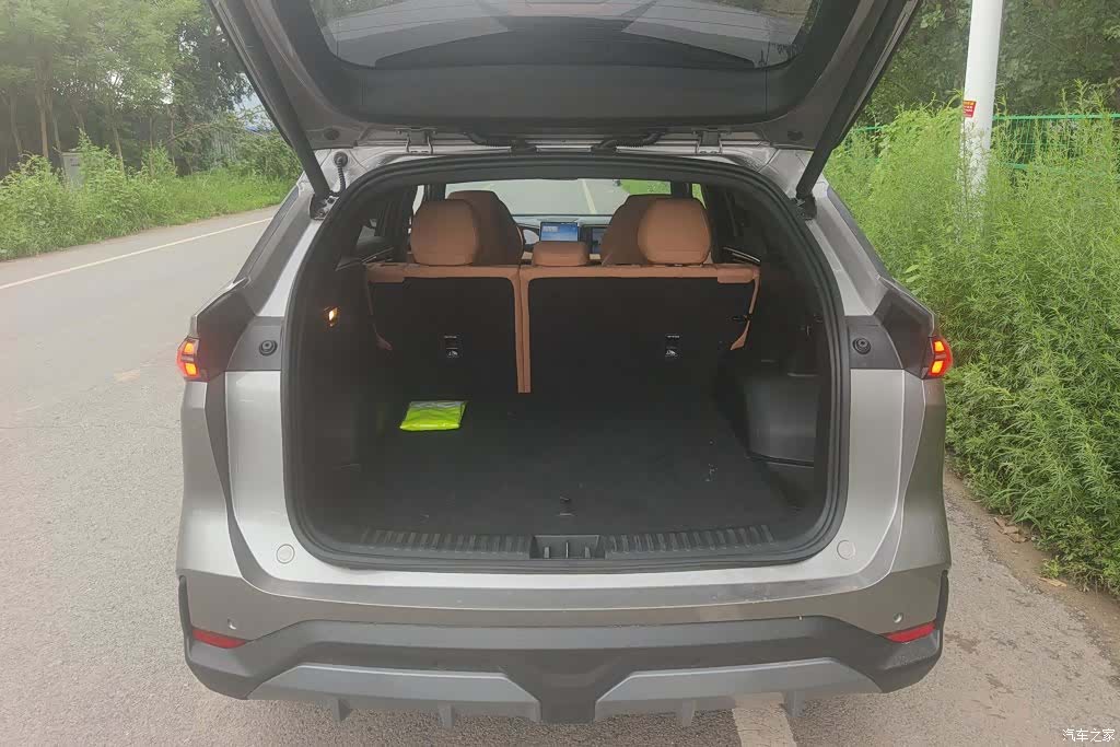 Geely Galaxy L7, 2025 4