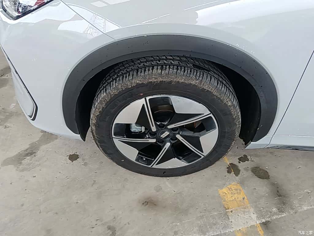 Geely Galaxy E5, 2024 23