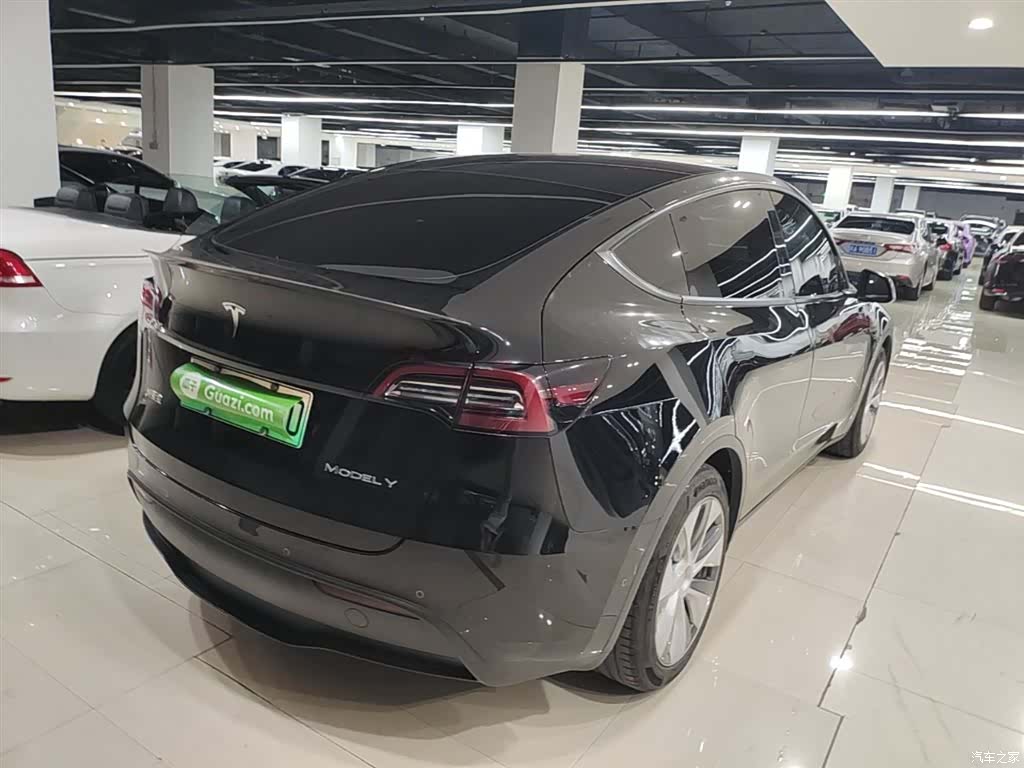 Tesla Model Y, 2022 7
