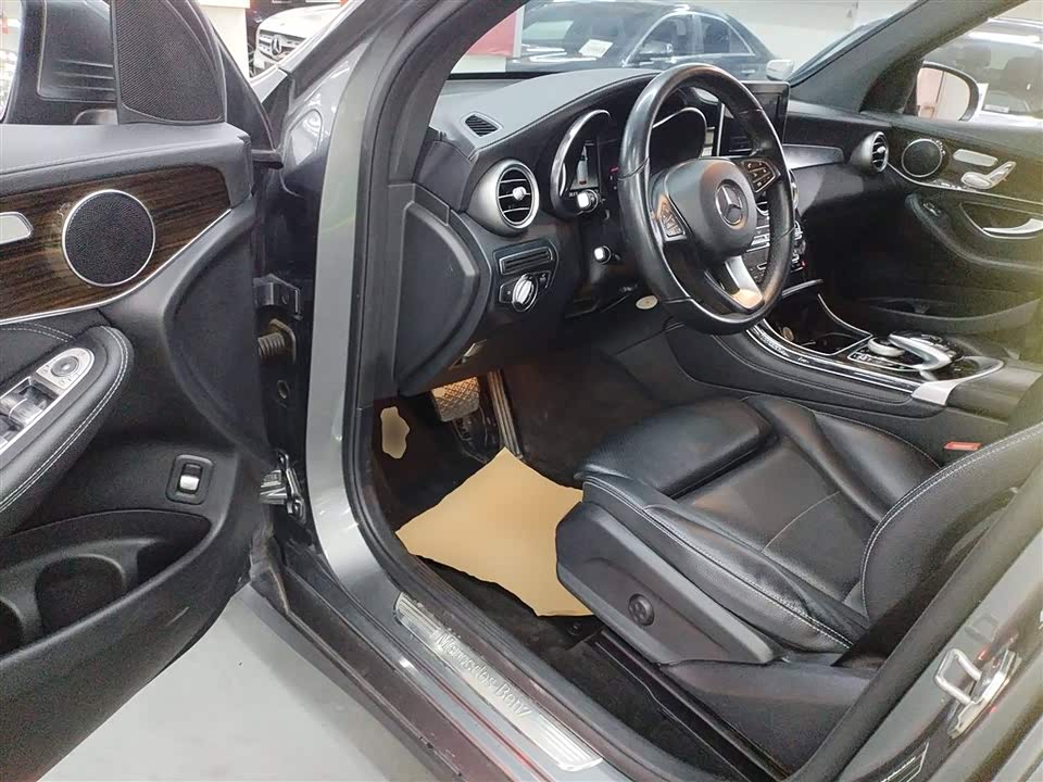 Mercedes-Benz GLC Mercedes-Benz GLC