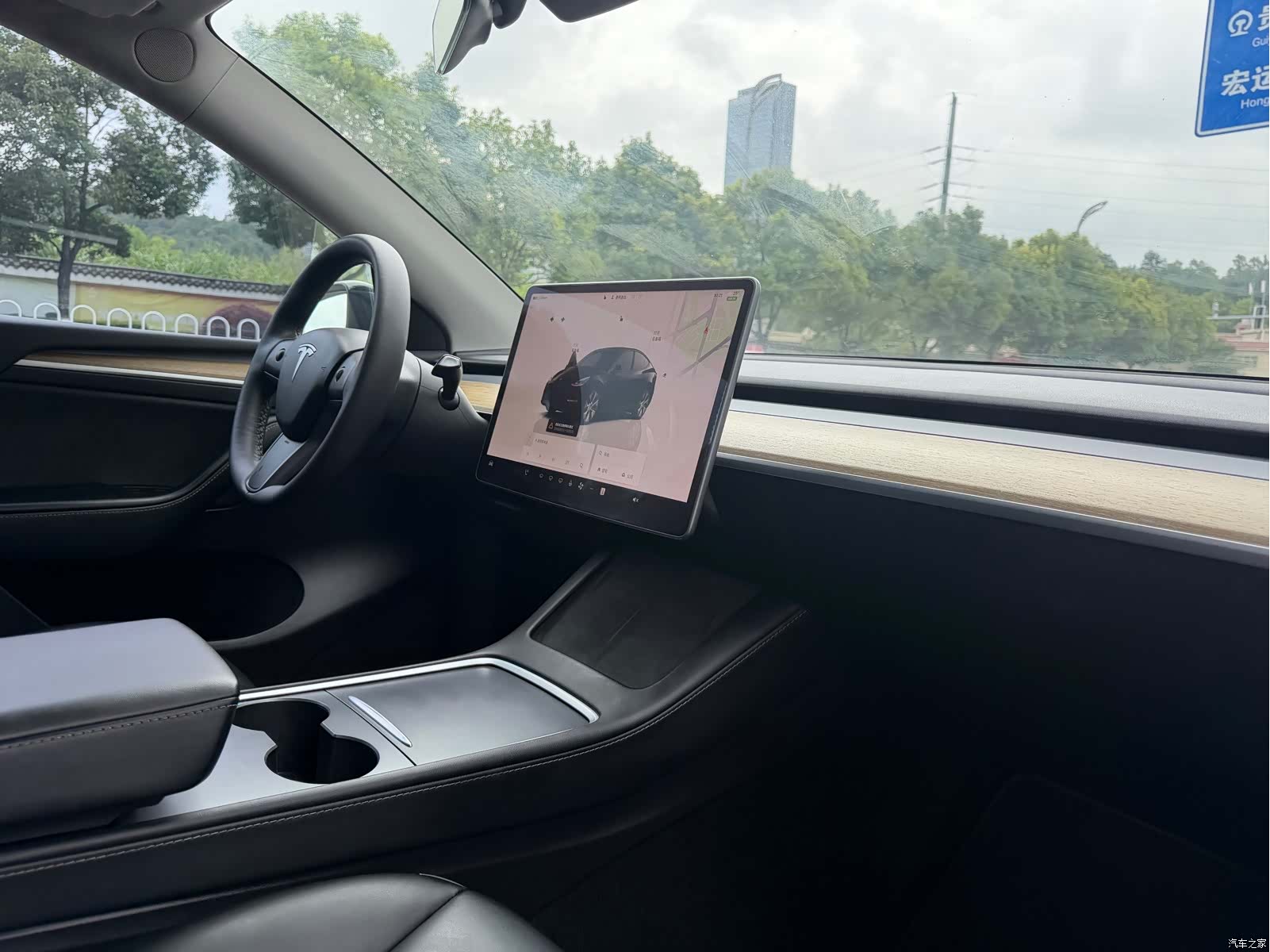 Tesla Model Y, 2023 9