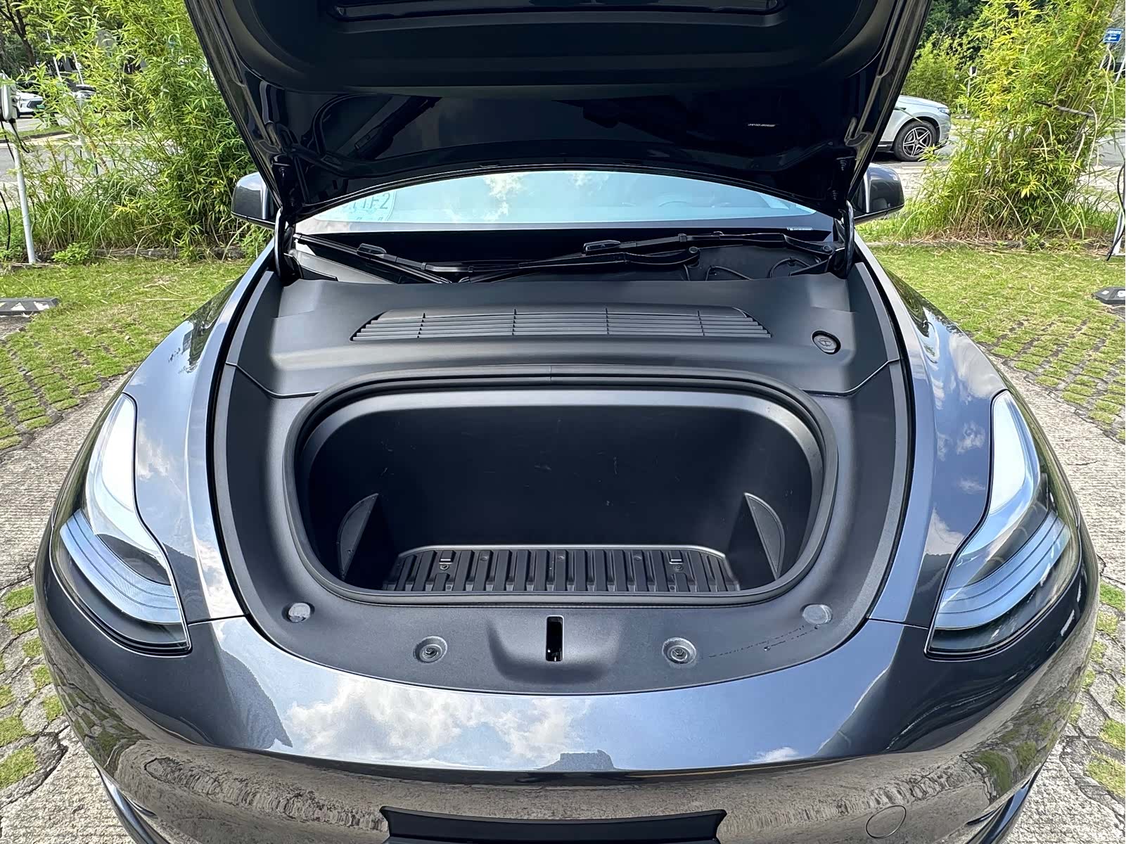 Tesla Model Y, 2024 все фото