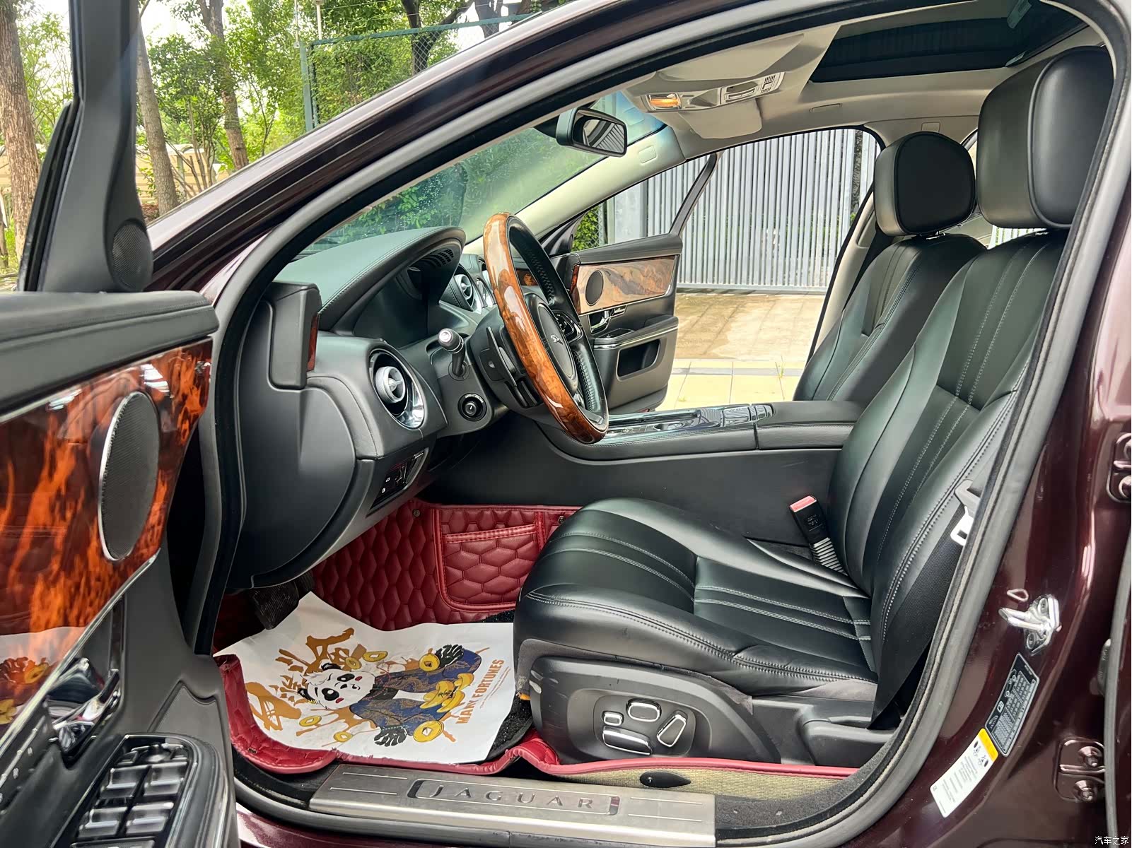 Jaguar XJ, 2012 24