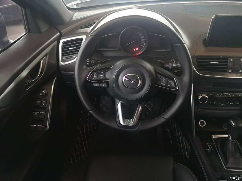 Mazda CX-4, 2018 11