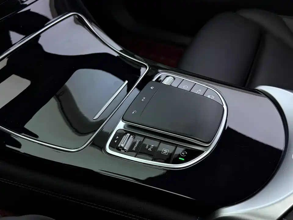 Mercedes-Benz GLC Mercedes-Benz GLC