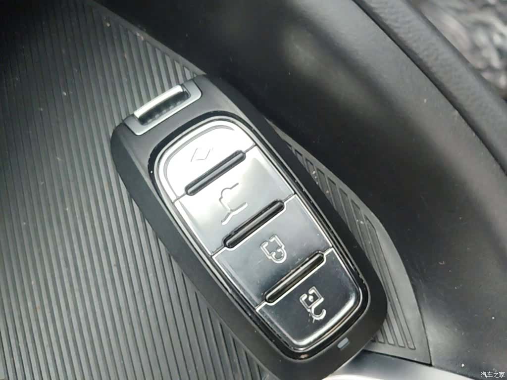 MG MG5, 2025 9