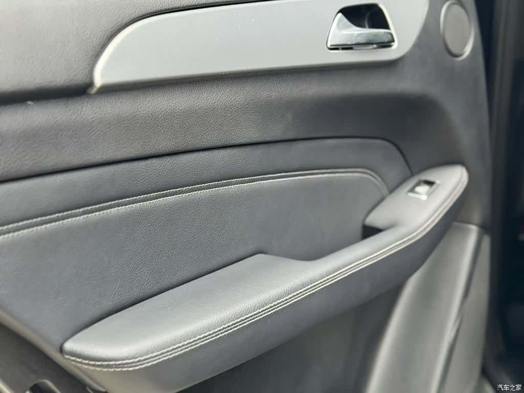 Mercedes-Benz M-Class, 2016 9