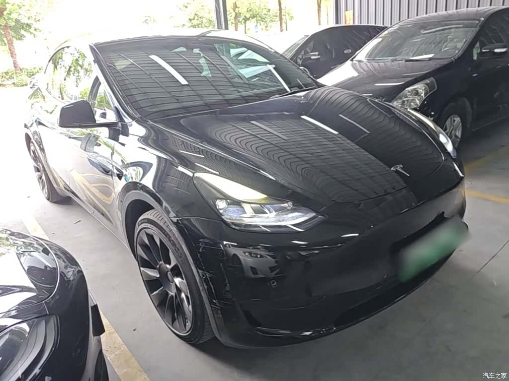 Tesla Model Y, 2022 4