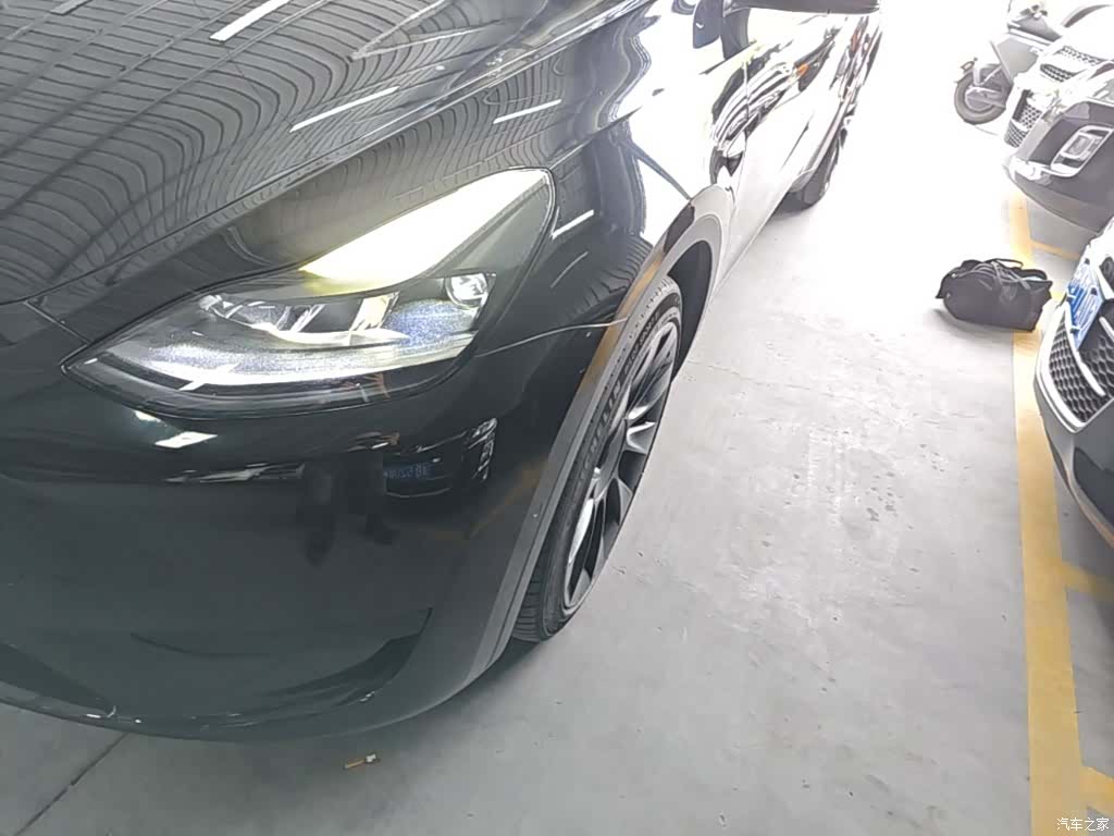 Tesla Model Y, 2022 24
