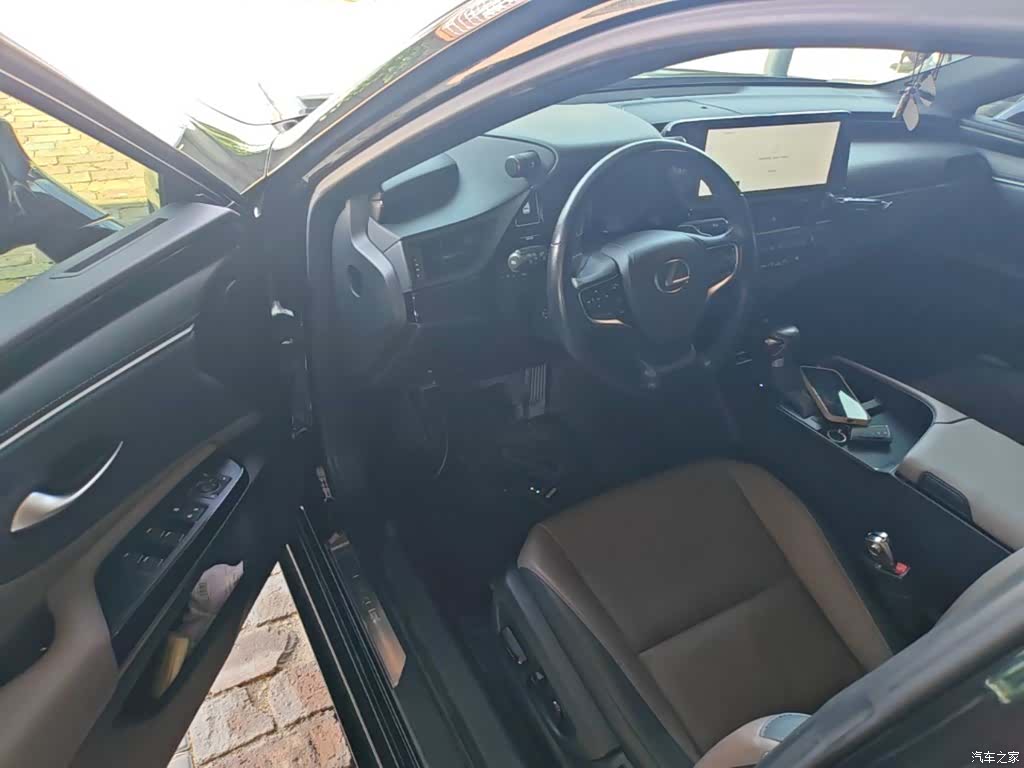 Lexus ES, 2022 12