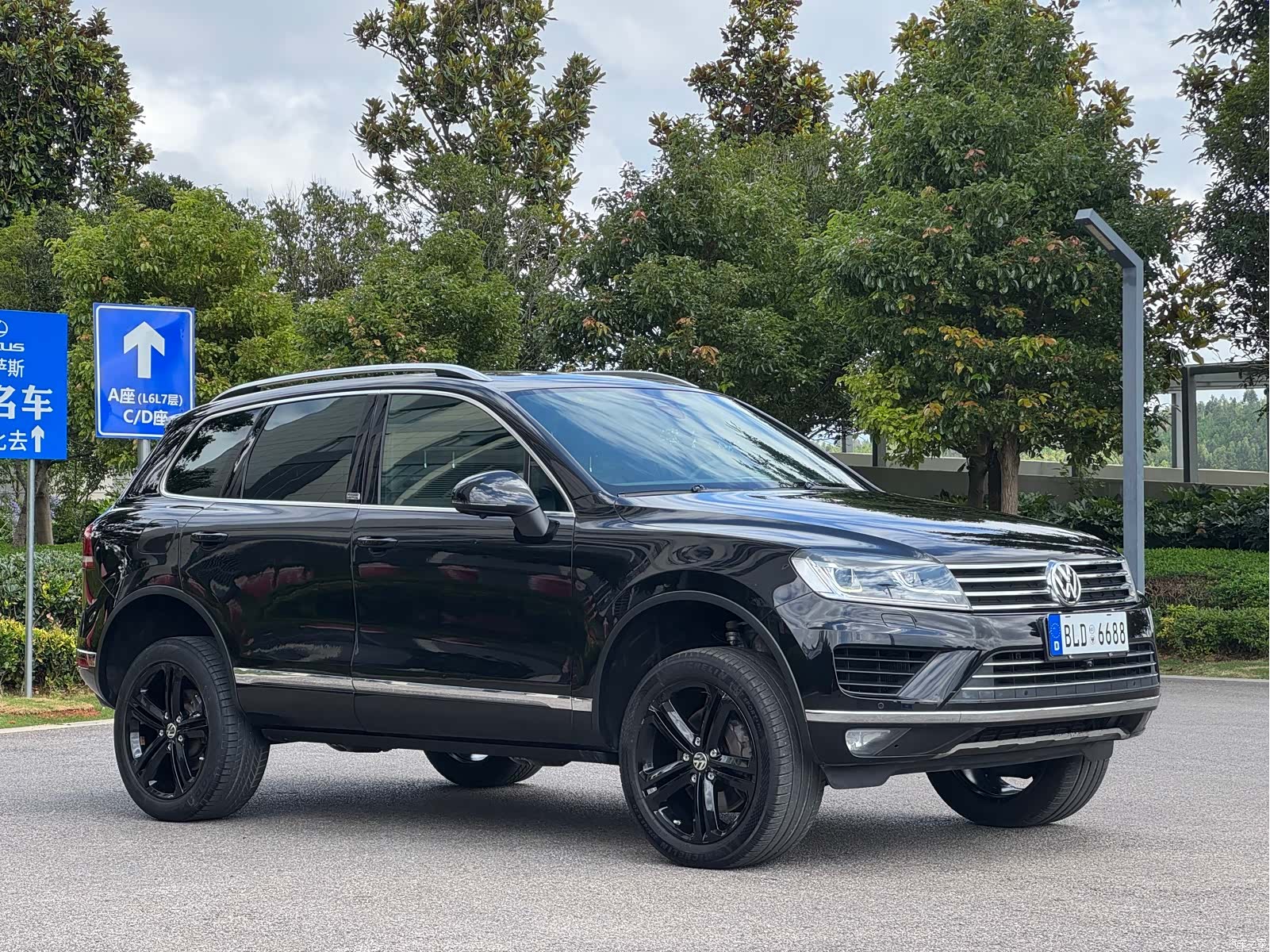 Volkswagen Touareg, 2017 1