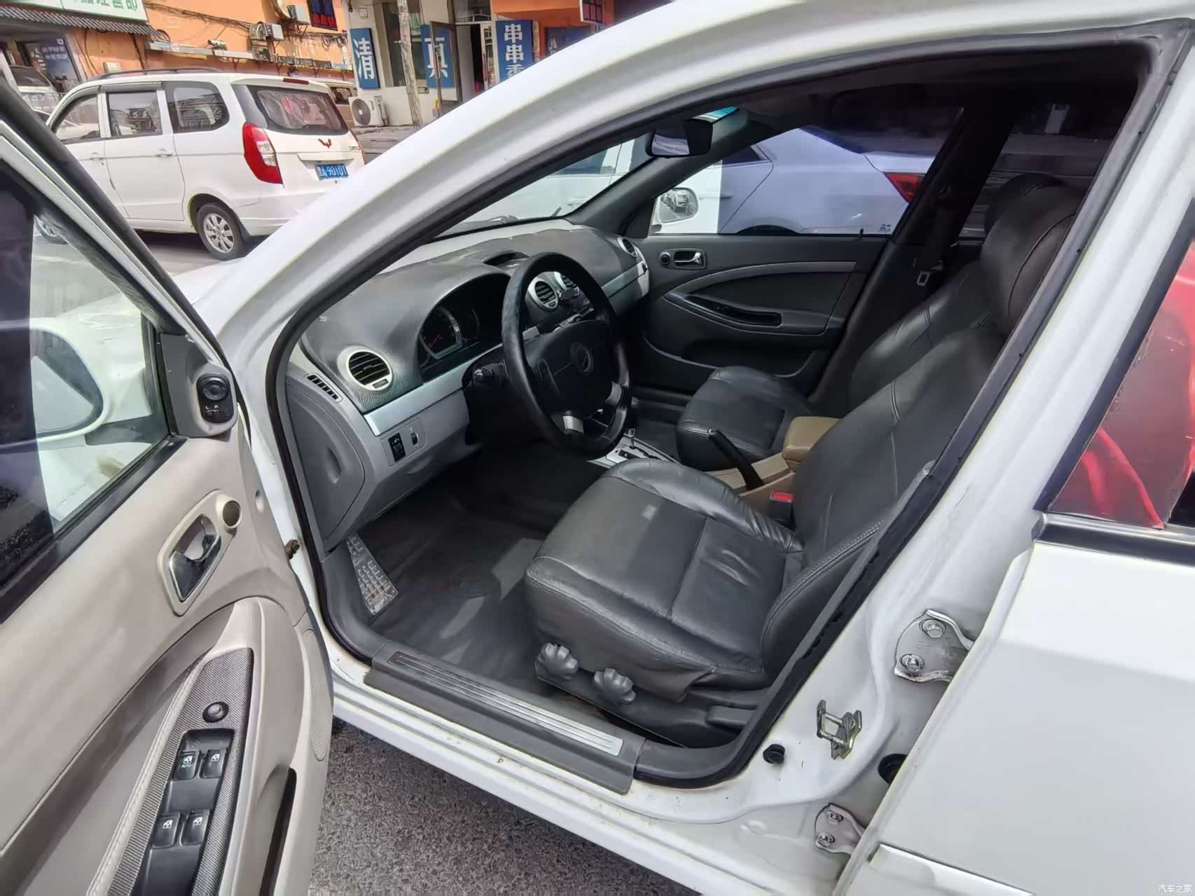 Buick 1.6LX-AT, 2007 8