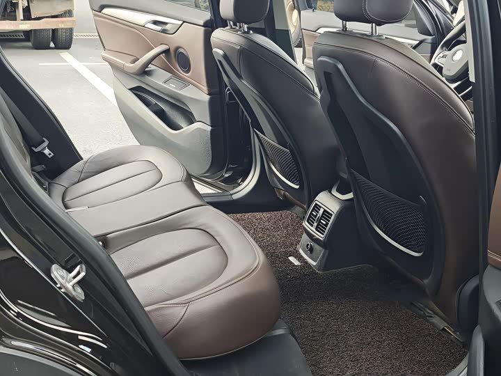 BMW X1 xin neng yuan 2019 xDrive25Le Люкс