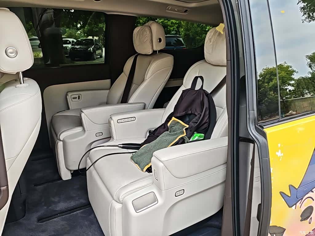 Li Auto MEGA, 2024 17