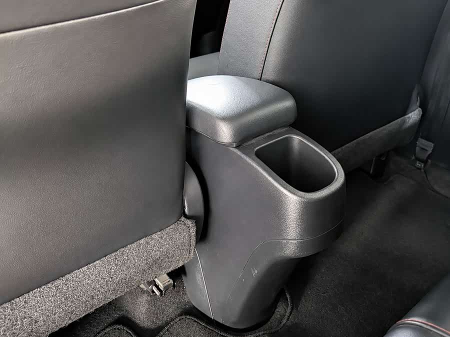 Toyota YARiS L 2022, фото 15
