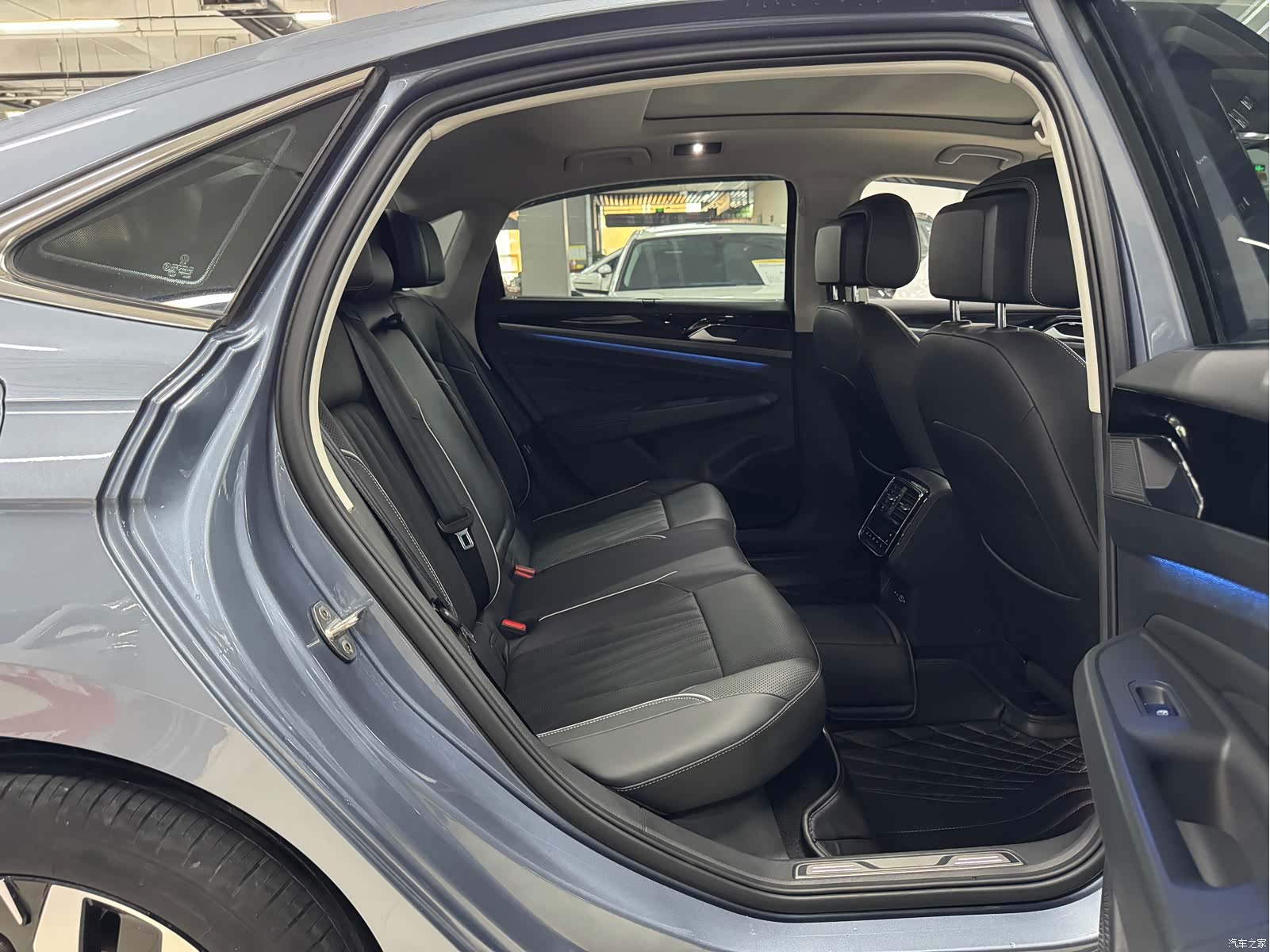 Volkswagen Passat, 2021 14
