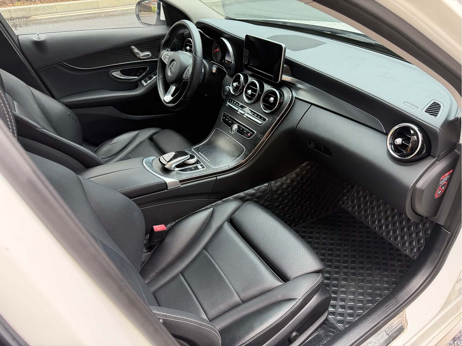 Mercedes-Benz C-Class, 2017 13