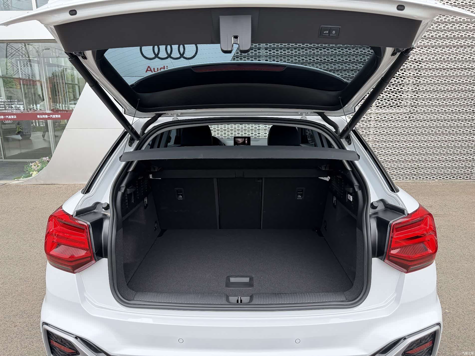 Audi Q2L, 2024 6