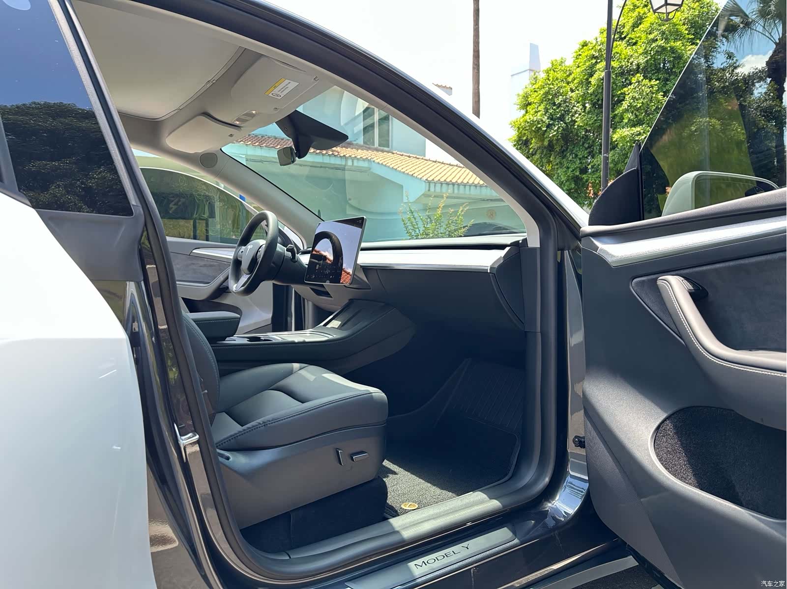 Tesla Model Y, 2024 10