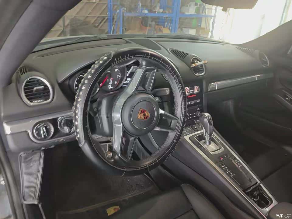Porsche Cayman, 2017 3