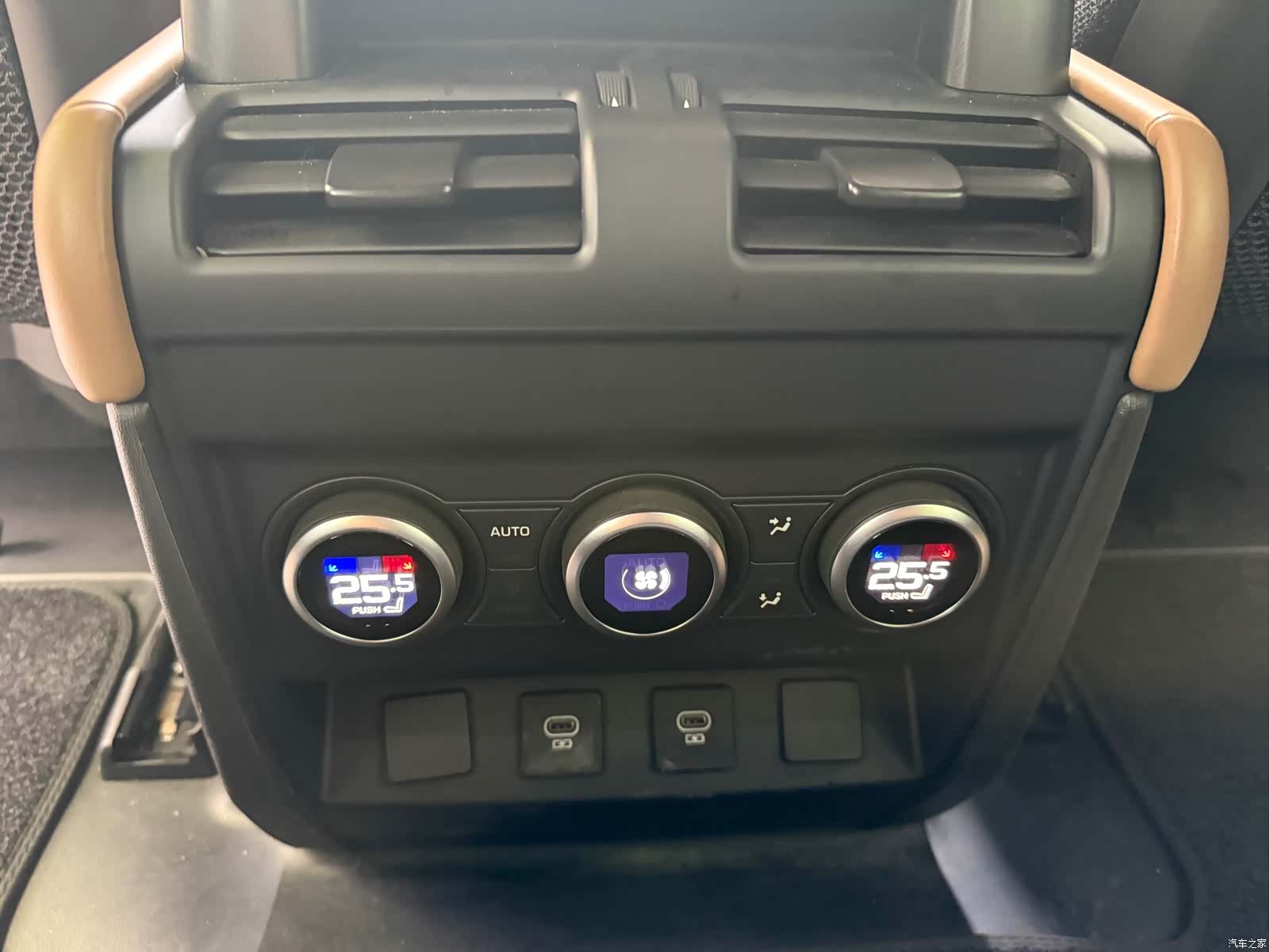 Land Rover Defender, 2025 21