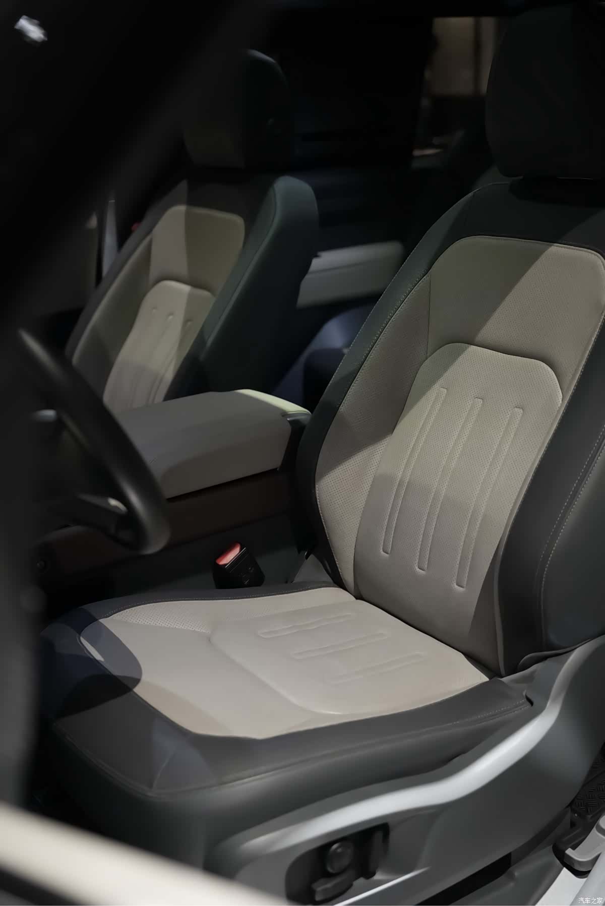Land Rover Defender, 2021 8