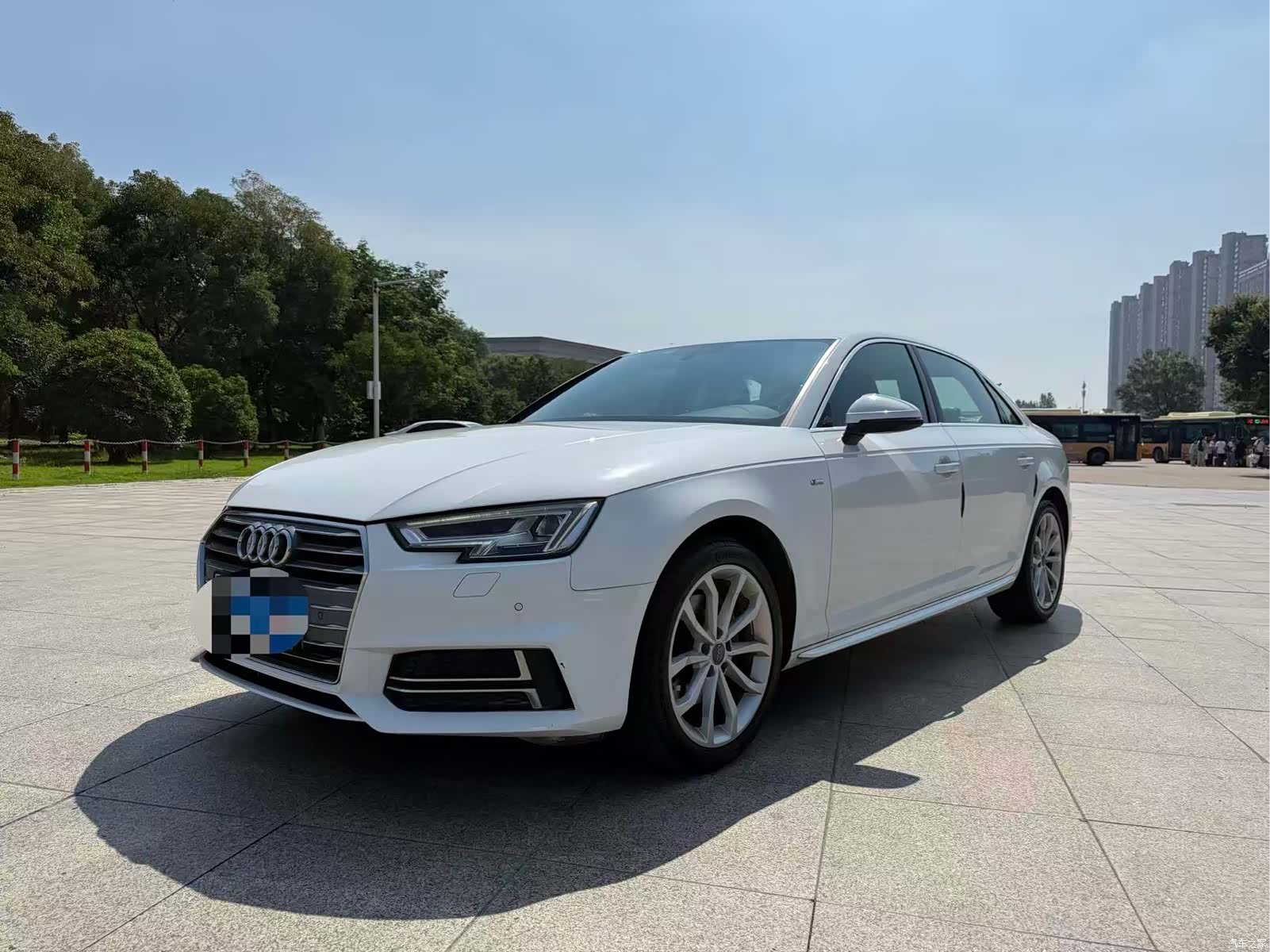 Audi A4L, 2018 1