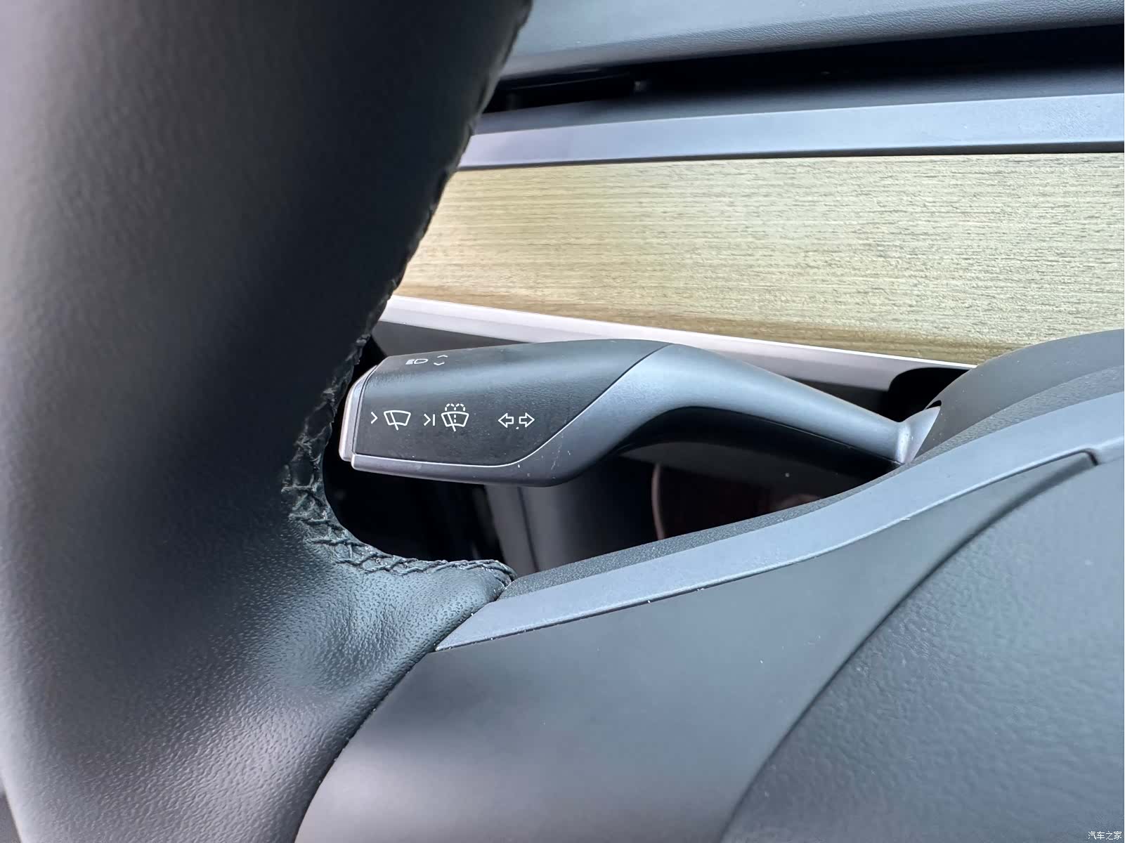 Tesla Model Y, 2023 18