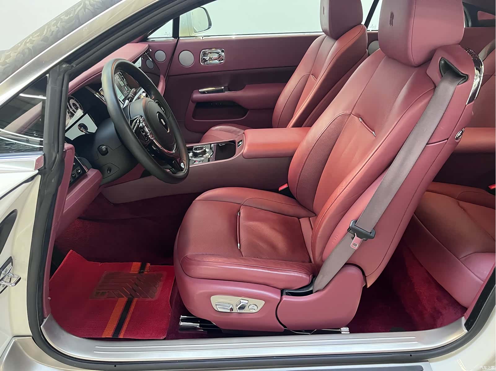 Rolls-Royce Wraith, 2014 11