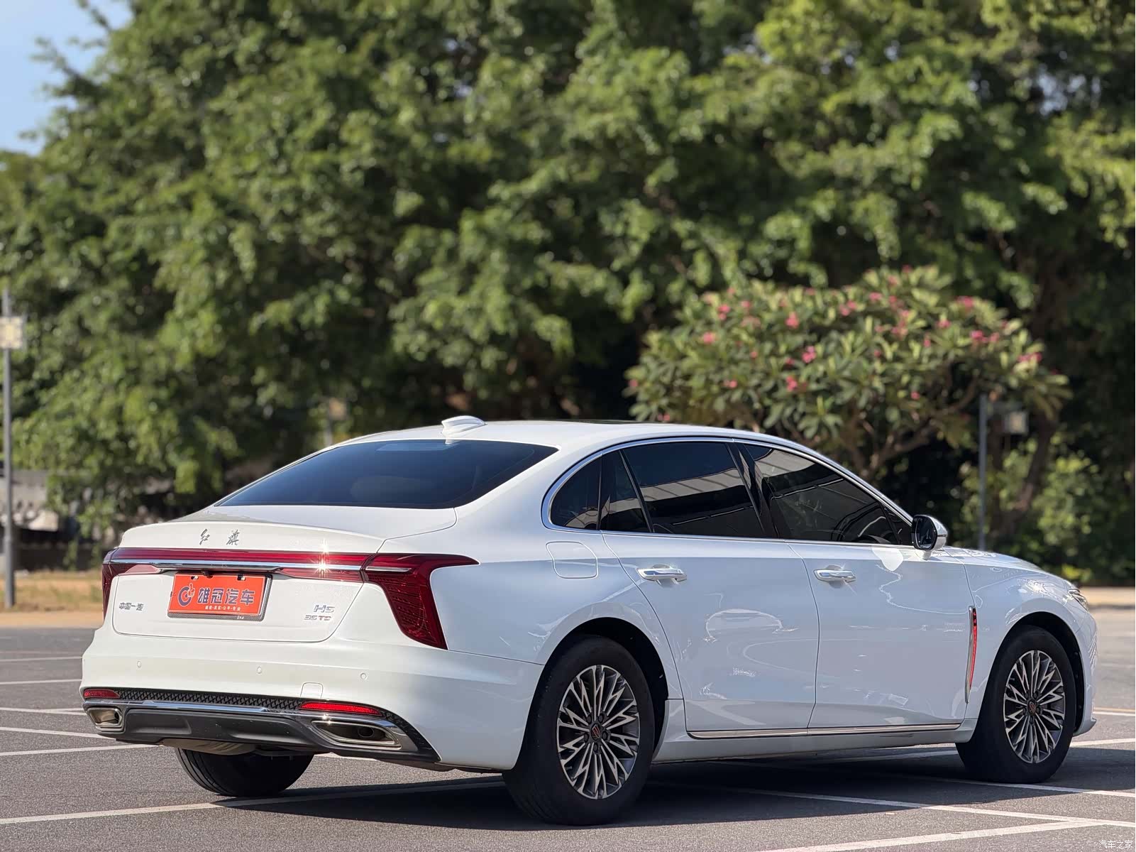 Hongqi H5, 2023 все фото