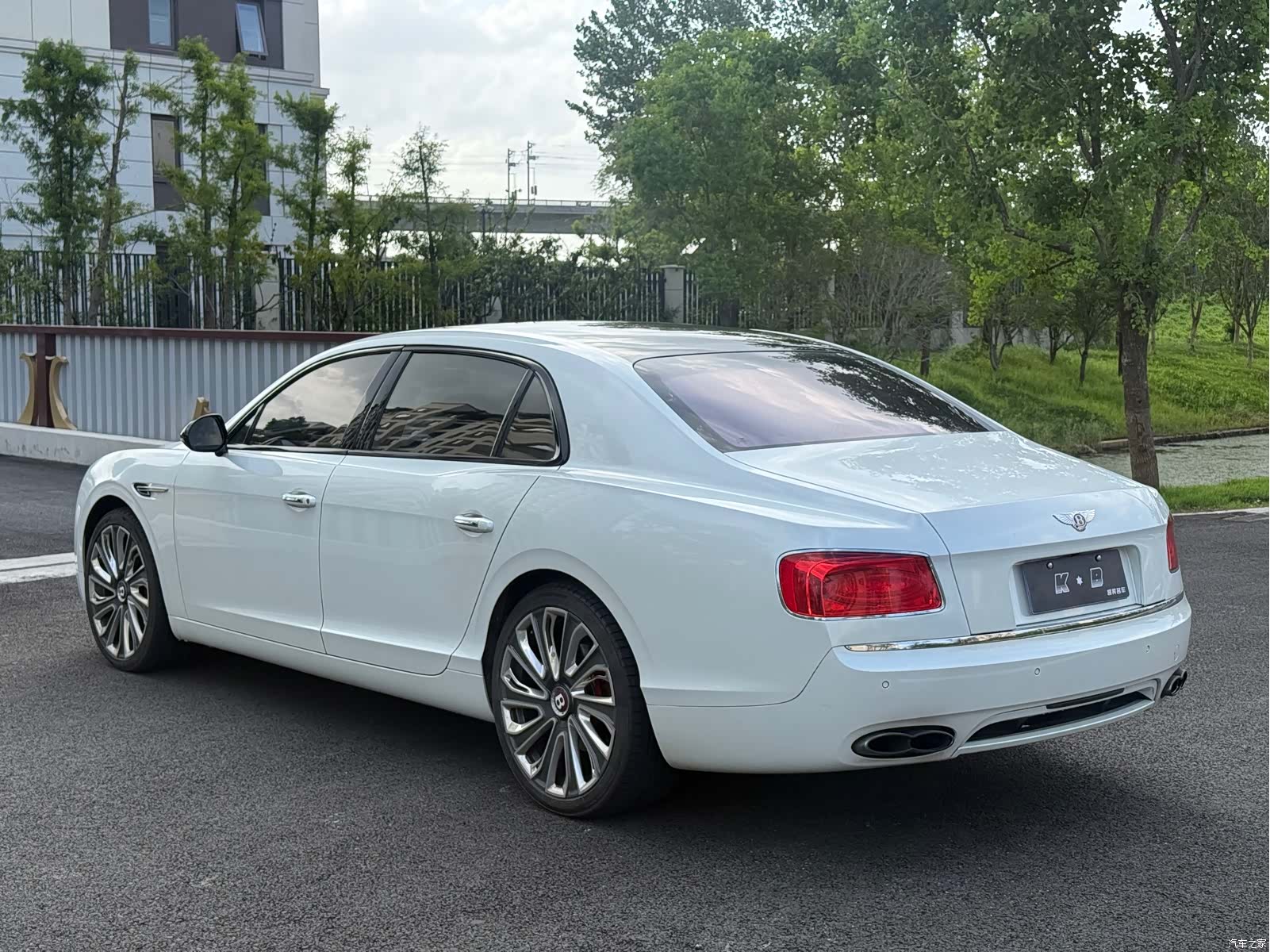 Bentley Flying Spur, 2017 4