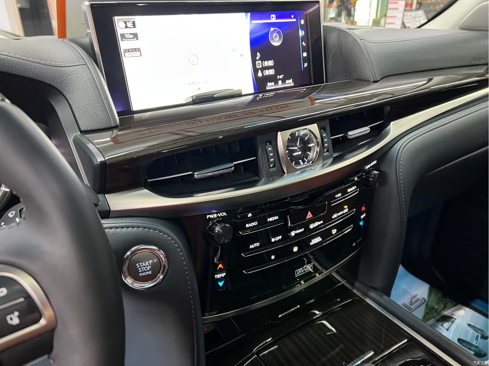 Lexus LX, 2016 18