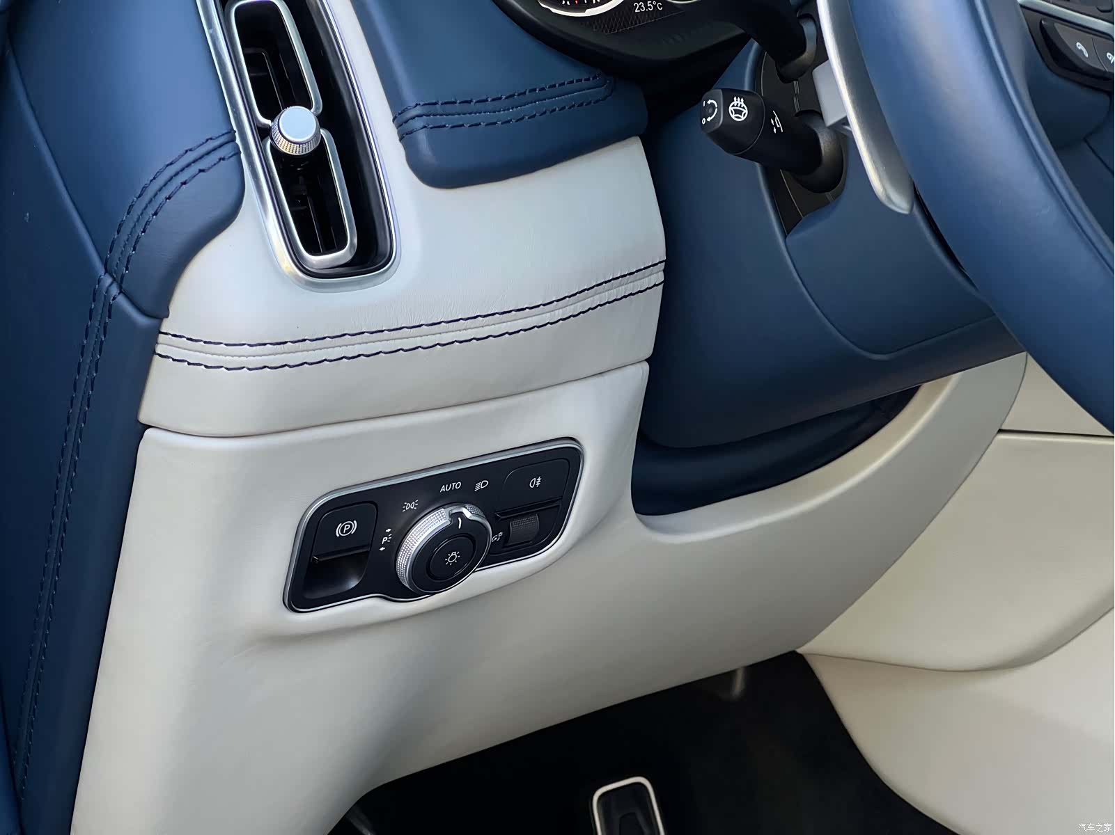 Aston Martin DBX, 2024 24