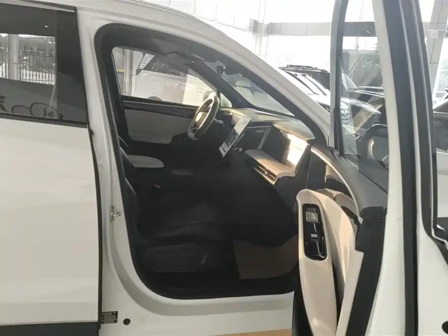 Geely Galaxy Galaxy L7