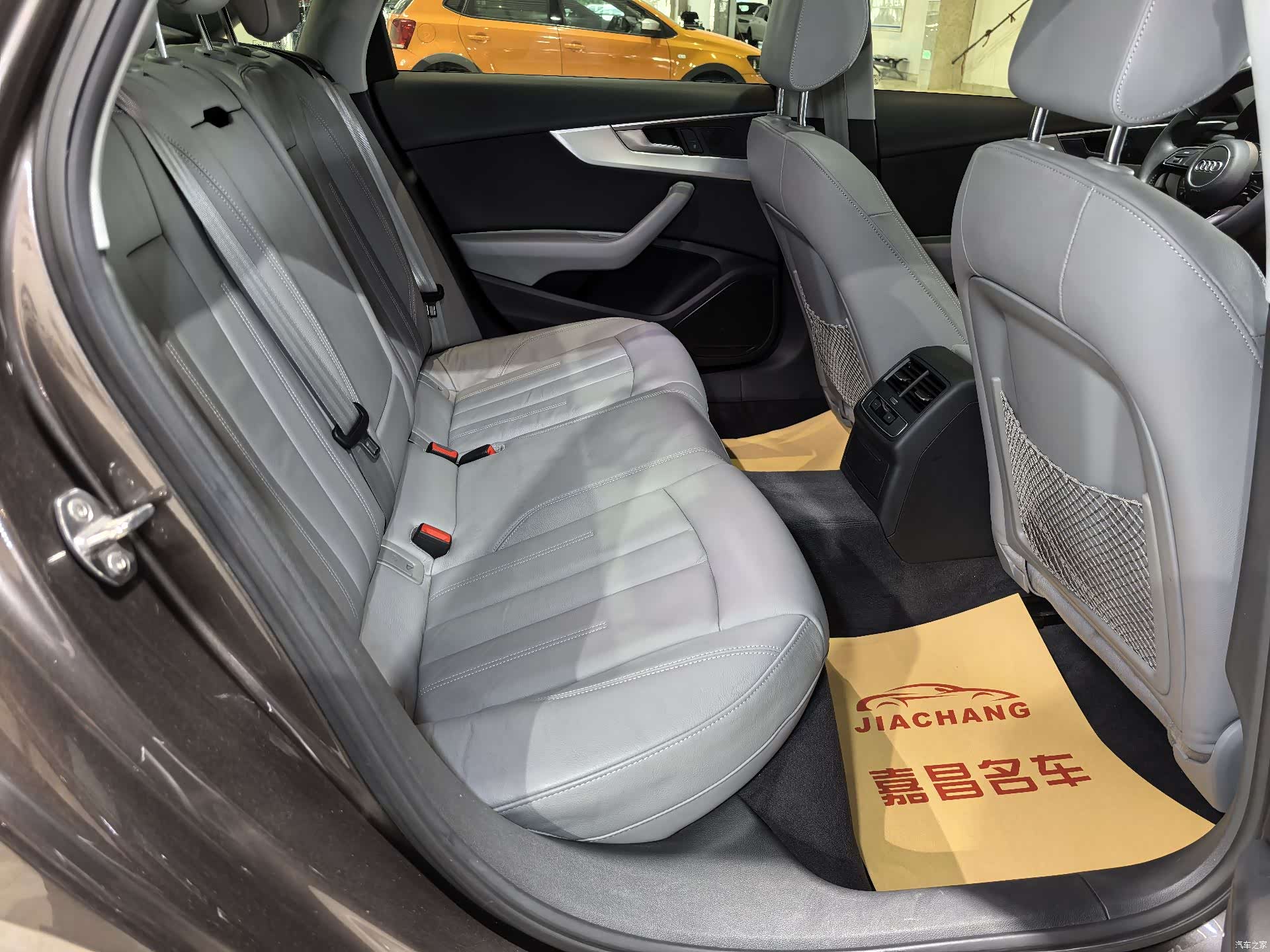 Audi A4L, 2017 11
